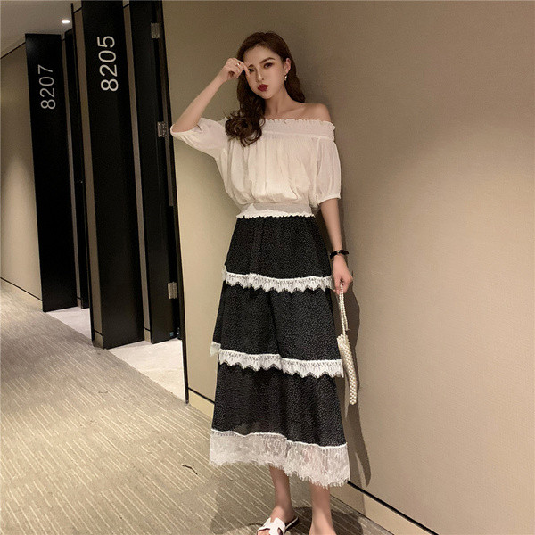 Дамски ежедневен комплект от блуза и дълга пола в бяло и черно