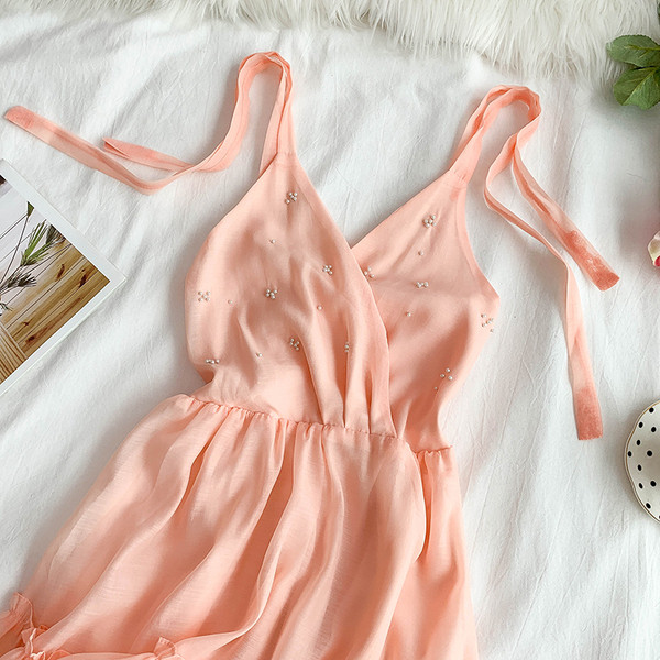 ХИТ Стилна дамска рокля с V-образно деколте и декоративни перли в три цвята 