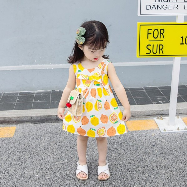 Детска модерна рокля в два цвята с различни апликации