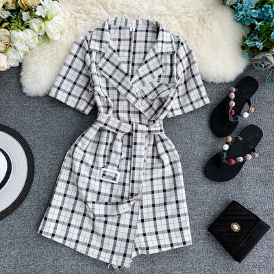 Кариран дамски гащеризон с V-образно деколте в няколко цвята