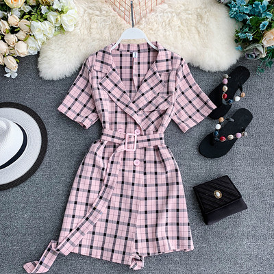 Кариран дамски гащеризон с V-образно деколте в няколко цвята