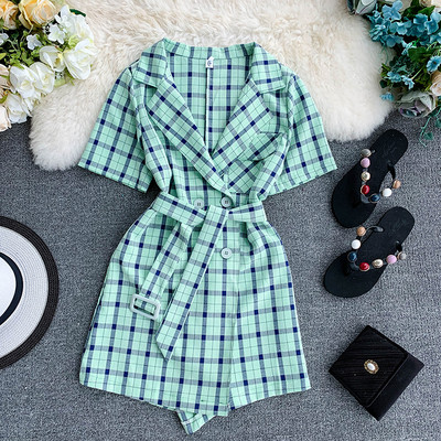 Кариран дамски гащеризон с V-образно деколте в няколко цвята