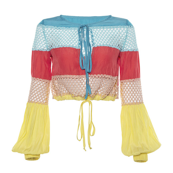 Σύντομη πολύχρωμη γυναικεία μπλούζα με κορδόνια