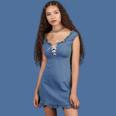 Къса дамска рокля с връзки в два цвята