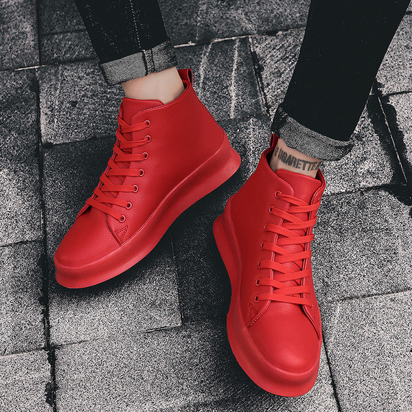 Модерни мъжки кецове в червен,черен и бял цвят 