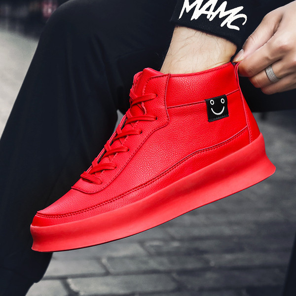 Модерни мъжки кецове в червен,черен и бял цвят 