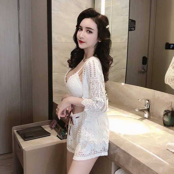 Дамски плетен комплект от три части в бяло 