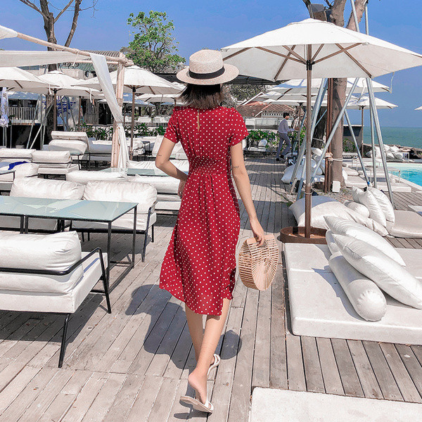 Ежедневна дамска рокля с къс ръкав подходяща и за плаж 