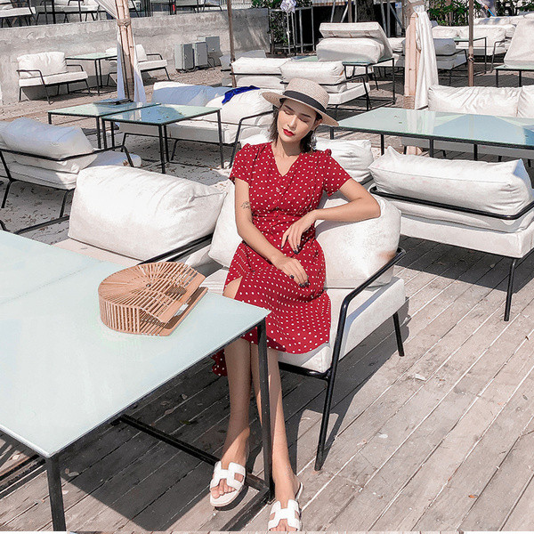 Ежедневна дамска рокля с къс ръкав подходяща и за плаж 