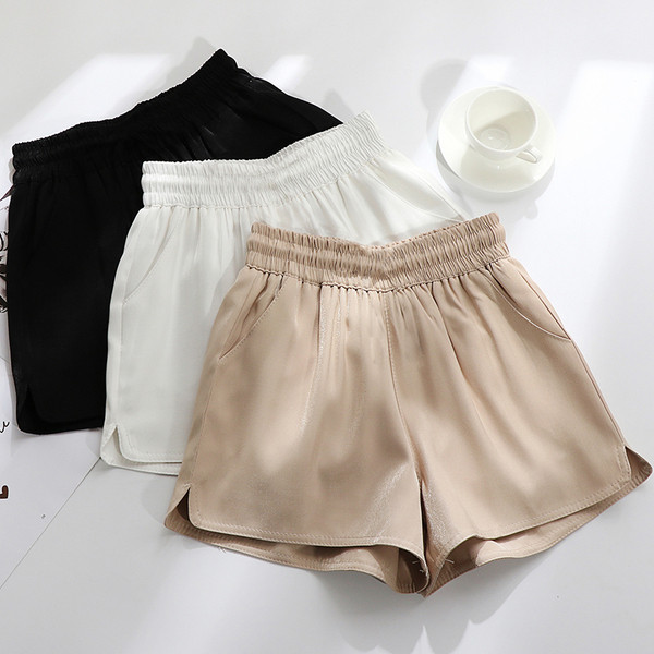 Ежедневни дамски къси панталони широк модел в три цвята 