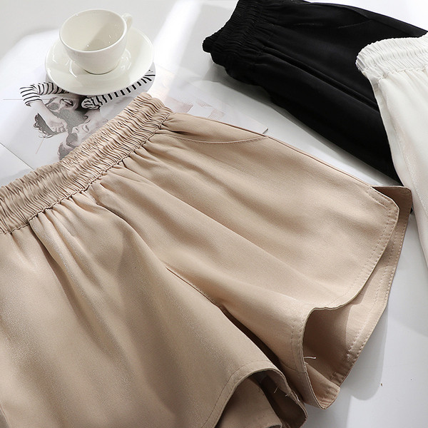 Ежедневни дамски къси панталони широк модел в три цвята 