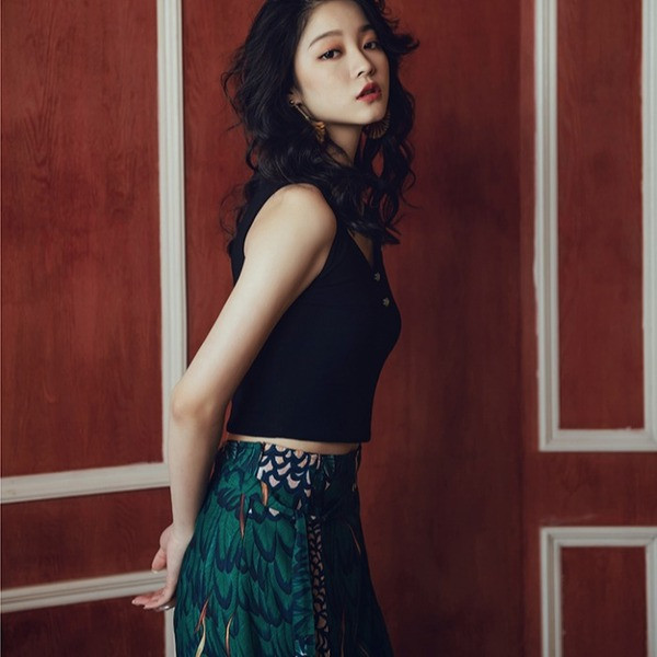 Дамска дъла пола с връзки и флорален принт подходяща за плаж