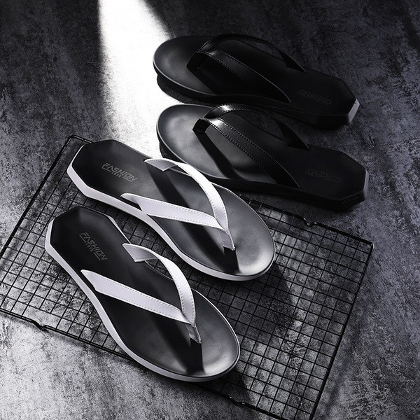 Модерни мъжки чехли в бял и черен цвят 