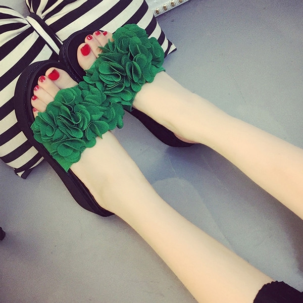 Елегантни дамски чехли на платформа в три цвята 