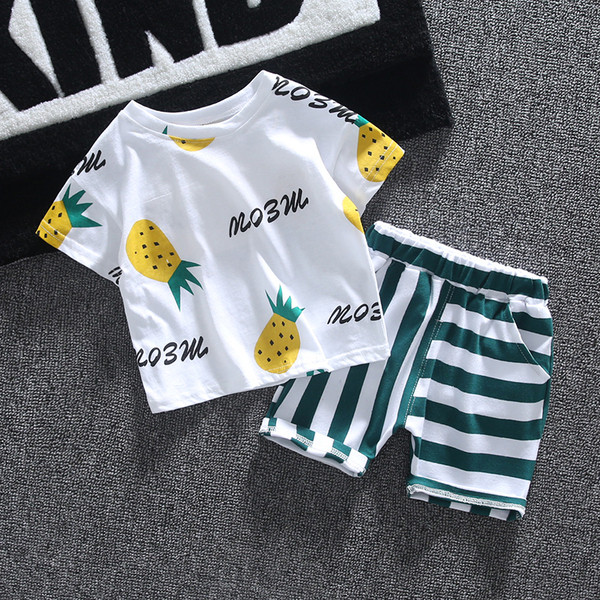 Детски модерен комплект за момчета от две части с апликация