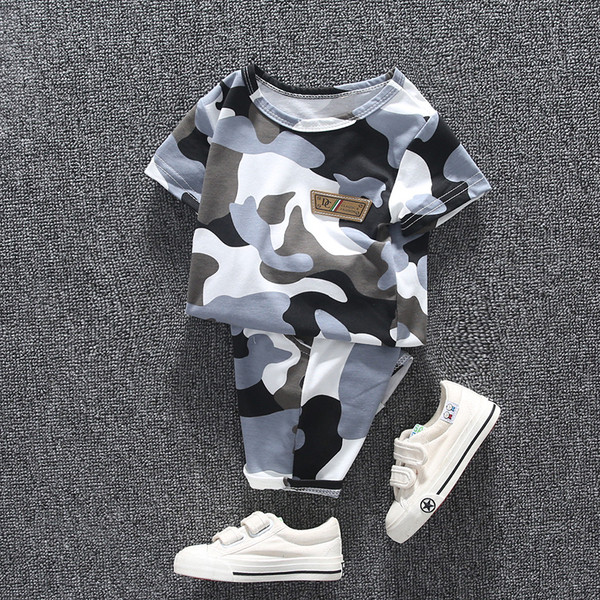 Детски комплект за момчета в два цвята с емблема 