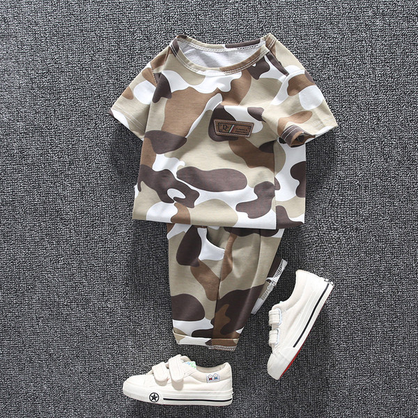 Детски комплект за момчета в два цвята с емблема 