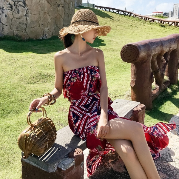 Плажен комплект от топ и дълга пола с цепка в червен цвят и принт