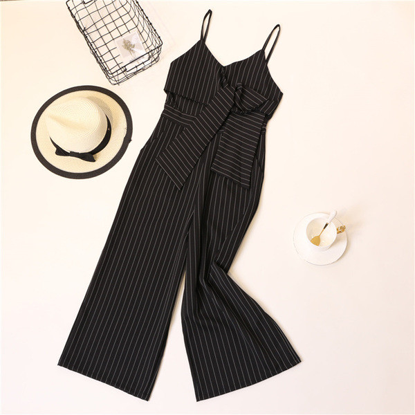 Κομψές γυναικείες φόρμες με λεπτές λουρίδες σε τέσσερα χρώματα