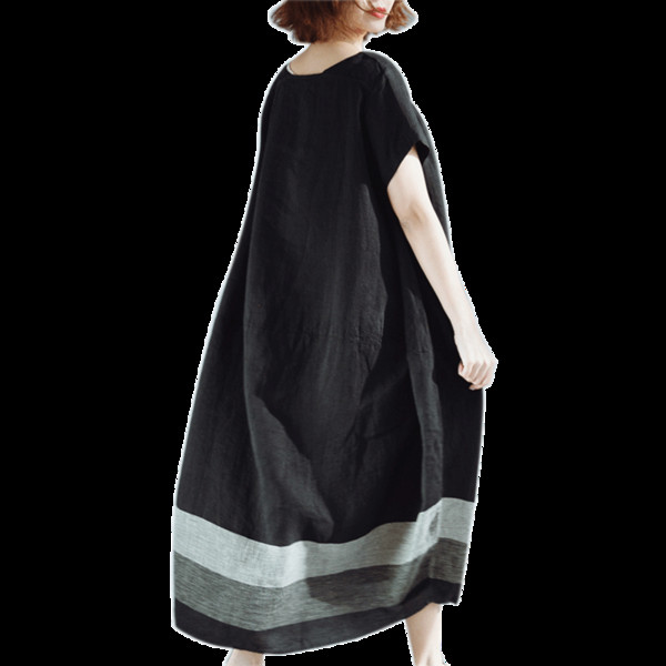 Γυναικείο φόρεμα με φαρδιά μανίκια σε μαύρο χρώμα