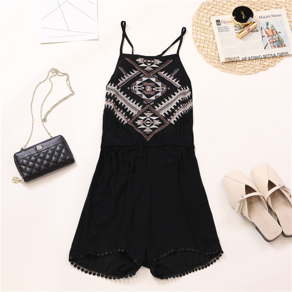 Καθημερινές γυναικείες φόρμες με λεπτές λωρίδες σε διάφορα χρώματα