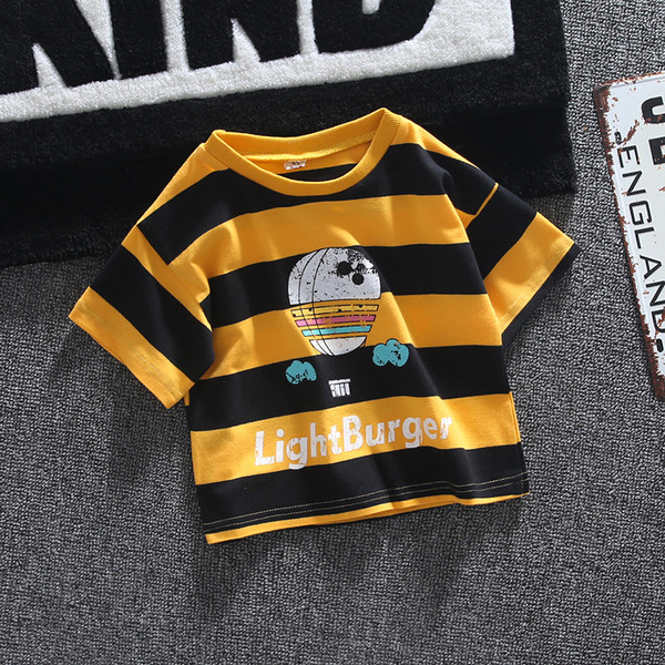 Детска ежедневна тениска в два цвята с апликация за момчета