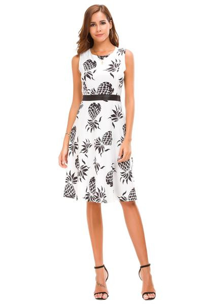 Μοντέρνο λευκό γυναικείο φόρεμα  με πολύχρωμες εφαρμογές