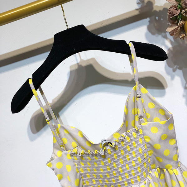 Maiou de damă stilat model scurt cu bretele subțiri de culoare bej