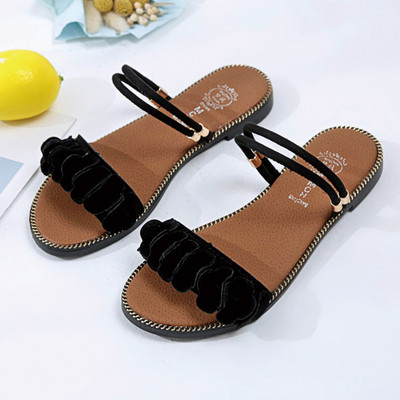 Γυναικεία σανδάλια με τρισδιάστατο στοιχείο σε καφέ και μαύρο χρώμα