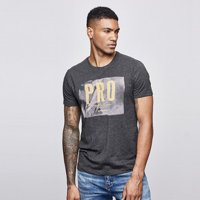 Tricou modern pentru bărbați cu decolteu O în culoarea gri