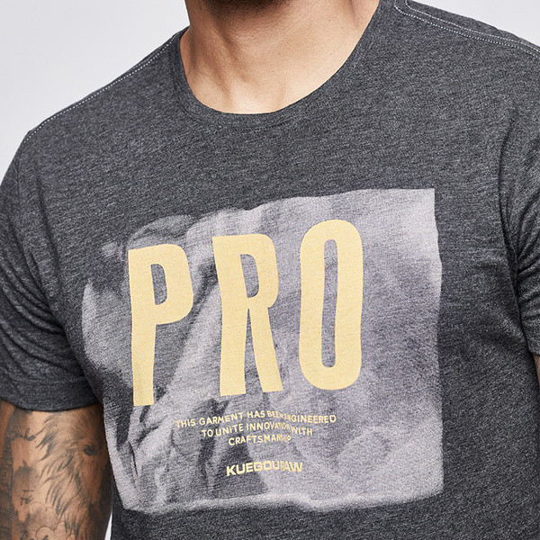 Tricou modern pentru bărbați cu decolteu O în culoarea gri