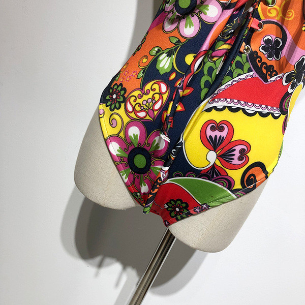 Ολόσωμο γυναικείο μαγιό με floral πριντ