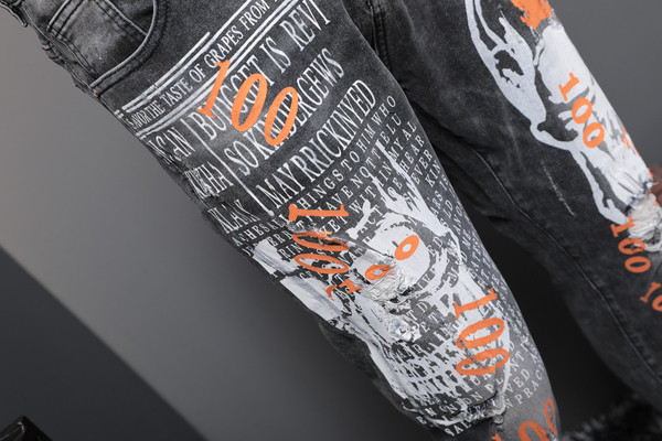 Blugi lungi pentru bărbați cu talie standard și aplicație în negru