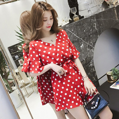 Κομψές γυναικείες φόρμες σε μαύρο και κόκκινο χρώμα