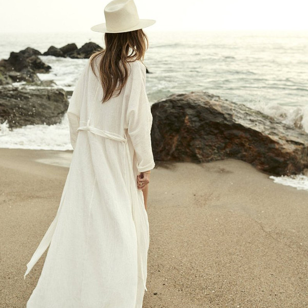 Hosszú strand női köpeny / mellény fehér színben