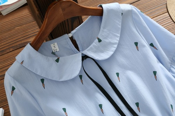 Rochie cu croiala alba cu maneci scurte si cravate in talie