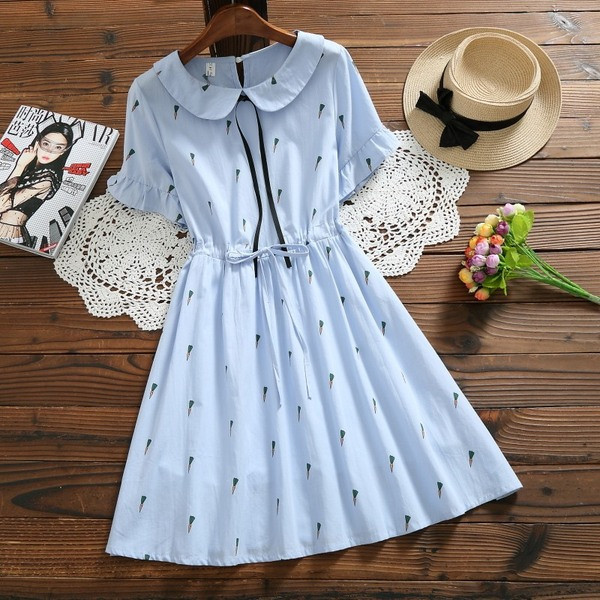 Rochie cu croiala alba cu maneci scurte si cravate in talie