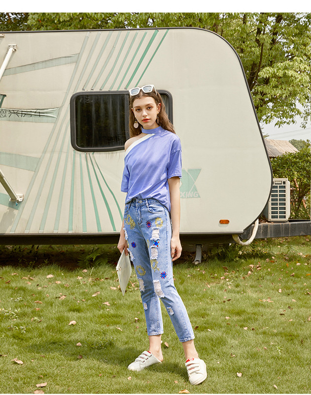 Blugi lungi casual de dama cu broderie si efect rupt