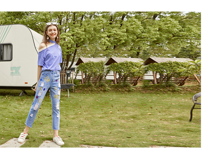 Blugi lungi casual de dama cu broderie si efect rupt