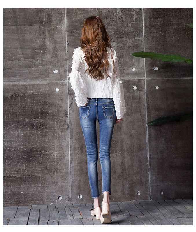 Blugi lungi de dama cu broderie si pietre in albastru deschis si inchis