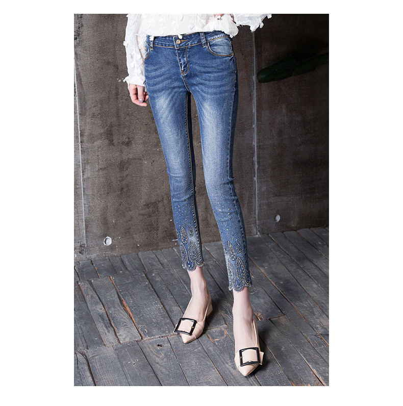 Blugi lungi de dama cu broderie si pietre in albastru deschis si inchis