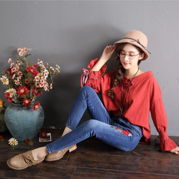 Blugi lungi casual cu broderie in albastru deschis si inchis