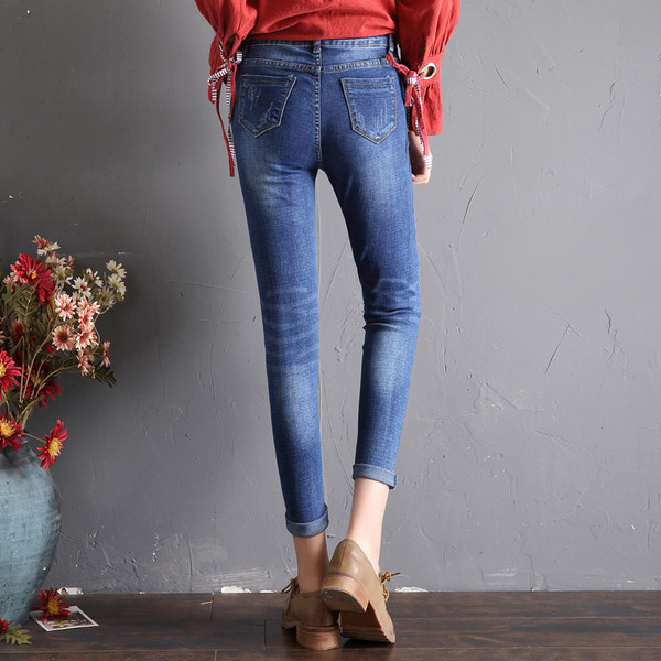 Blugi lungi casual cu broderie in albastru deschis si inchis