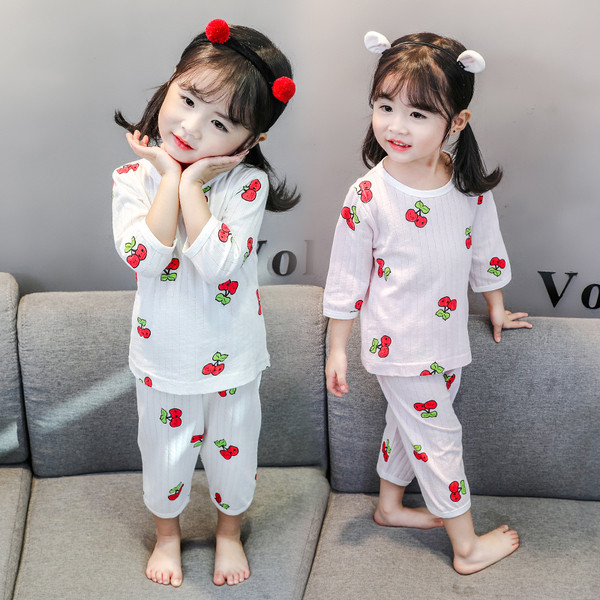 Pijamale pentru fete pentru copii in doua culori cu aplicatii diferite