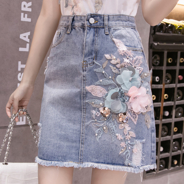 Fusta de dama scurta din denim cu decor 3D si broderie perla