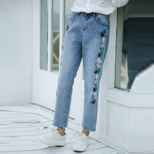 Blugi largi de dama cu talie inalta si broderii