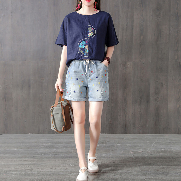 Blugi scurti de dama casual cu broderie elastica si legaturi in talie