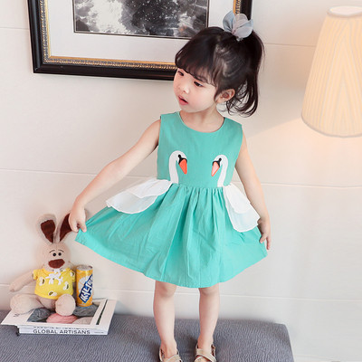 Rochie moderna pentru copii in trei culori cu aplicatie