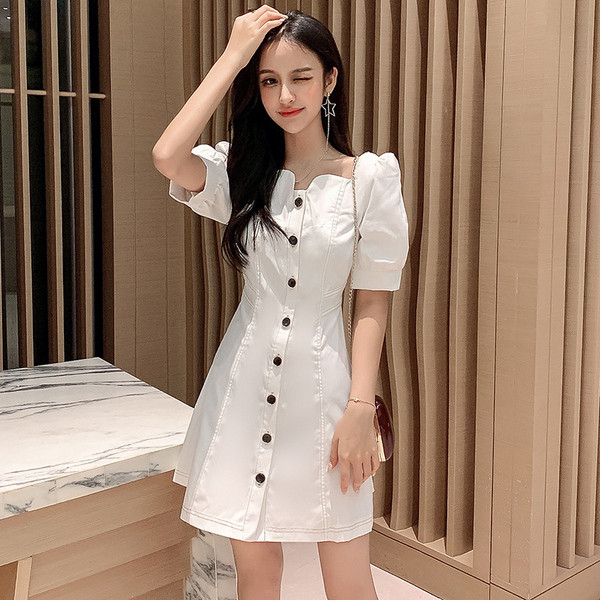 Rochie elegantă de damă cu mâneci 3/4 în alb