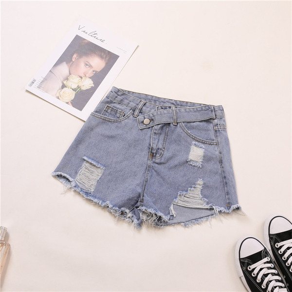 Pantaloni scurți casual de damă